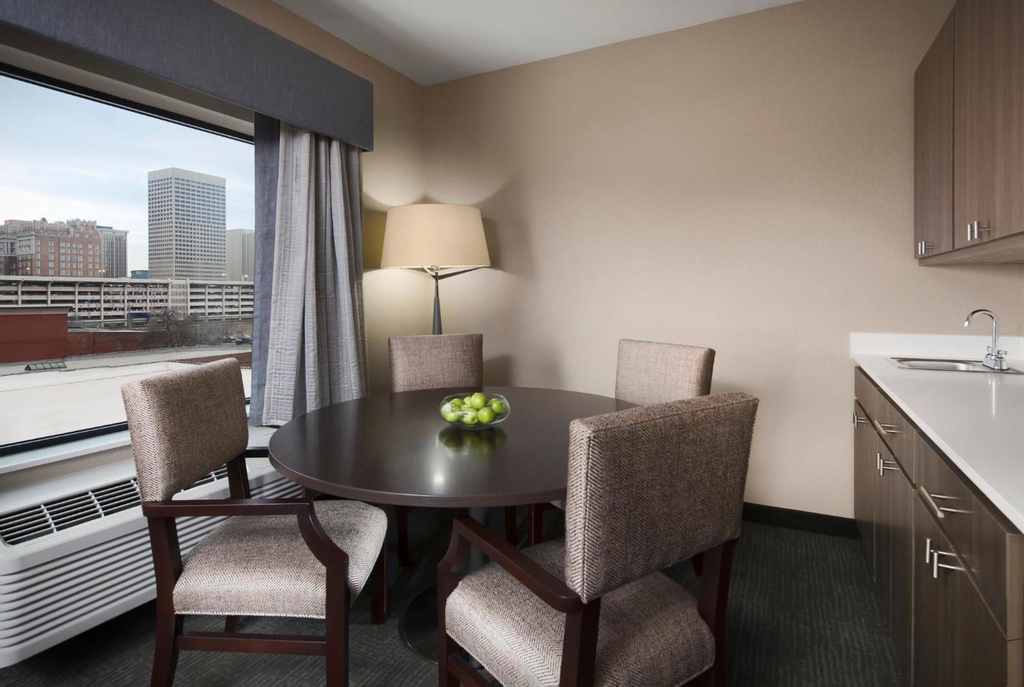 Holiday Inn Express & Suites Oklahoma City Downtown - Bricktown By Ihg מראה חיצוני תמונה