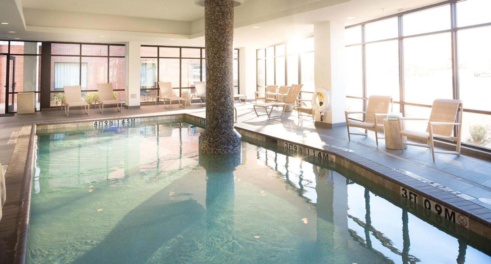 Holiday Inn Express & Suites Oklahoma City Downtown - Bricktown By Ihg מראה חיצוני תמונה
