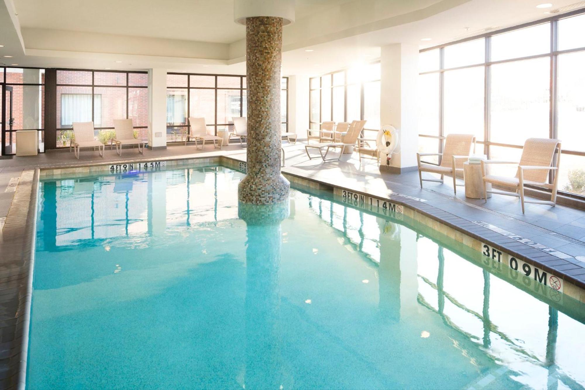 Holiday Inn Express & Suites Oklahoma City Downtown - Bricktown By Ihg מראה חיצוני תמונה
