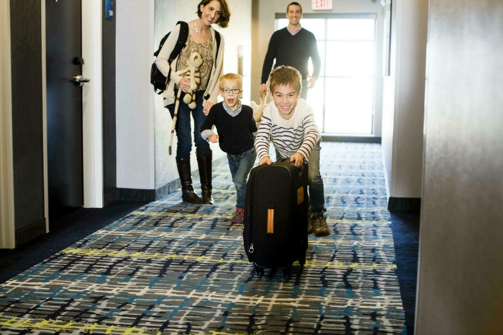 Holiday Inn Express & Suites Oklahoma City Downtown - Bricktown By Ihg מראה חיצוני תמונה