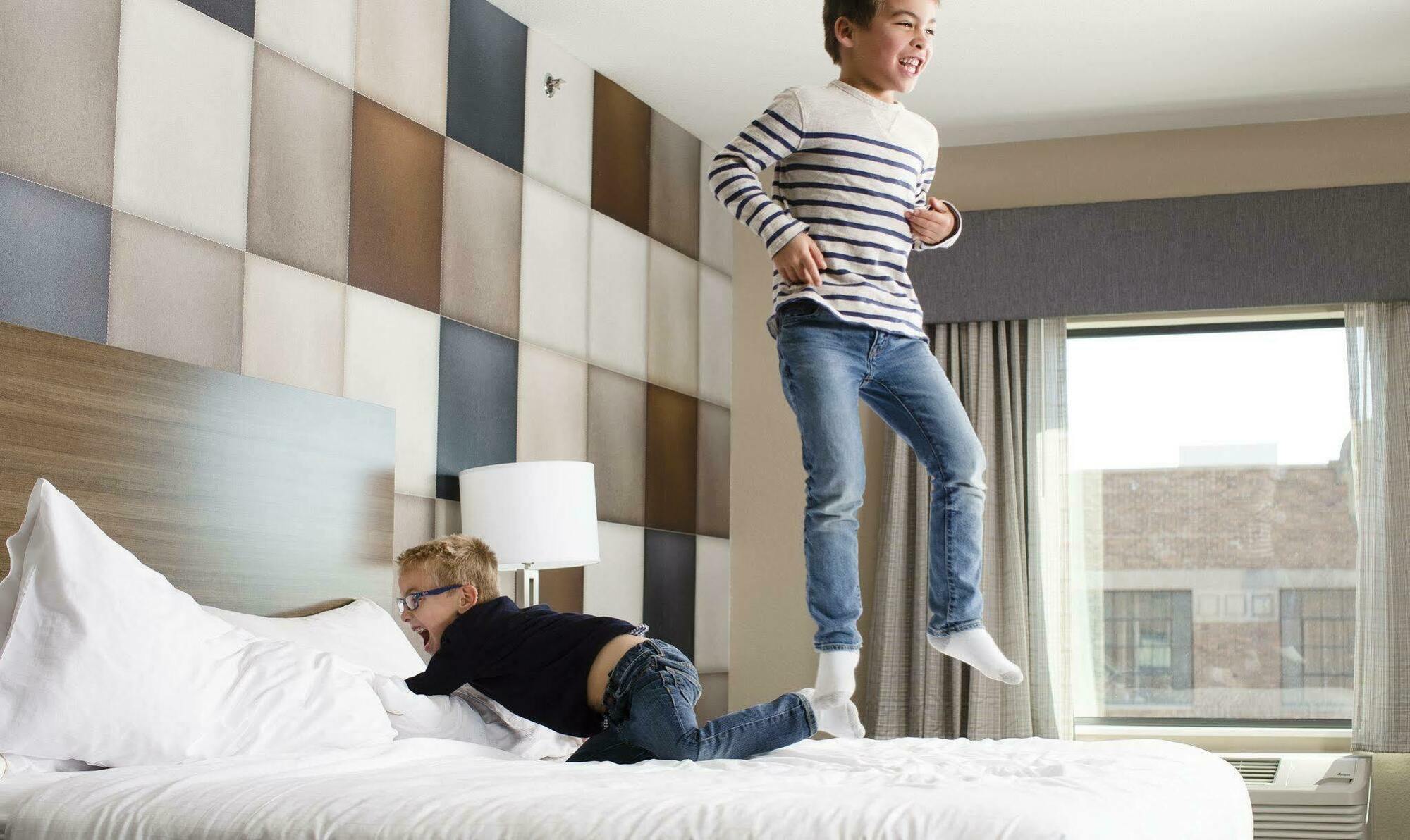 Holiday Inn Express & Suites Oklahoma City Downtown - Bricktown By Ihg מראה חיצוני תמונה